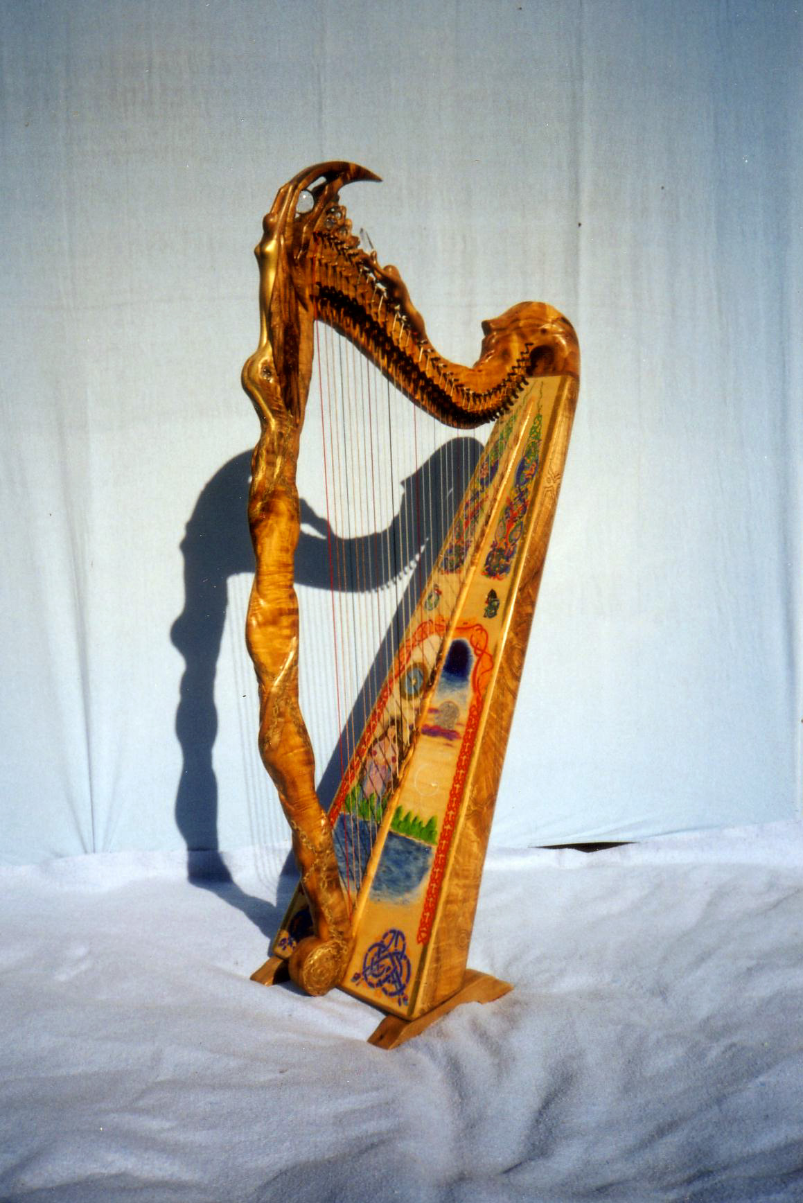 Custom built, hand painted and hand carved harp by Glenn J Hill of Mountain Glen Harps, Phoenix, Oregon